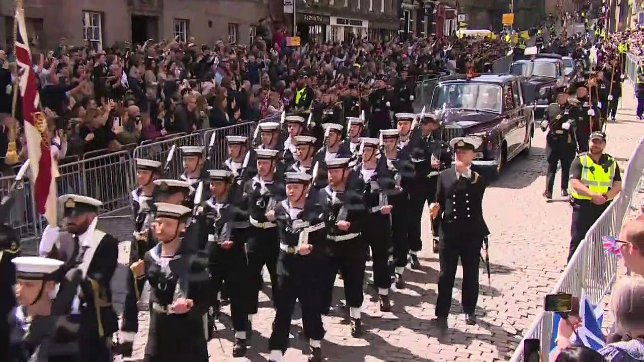 Scottish Crown Jewels arrive at St Giles’s Cathedral