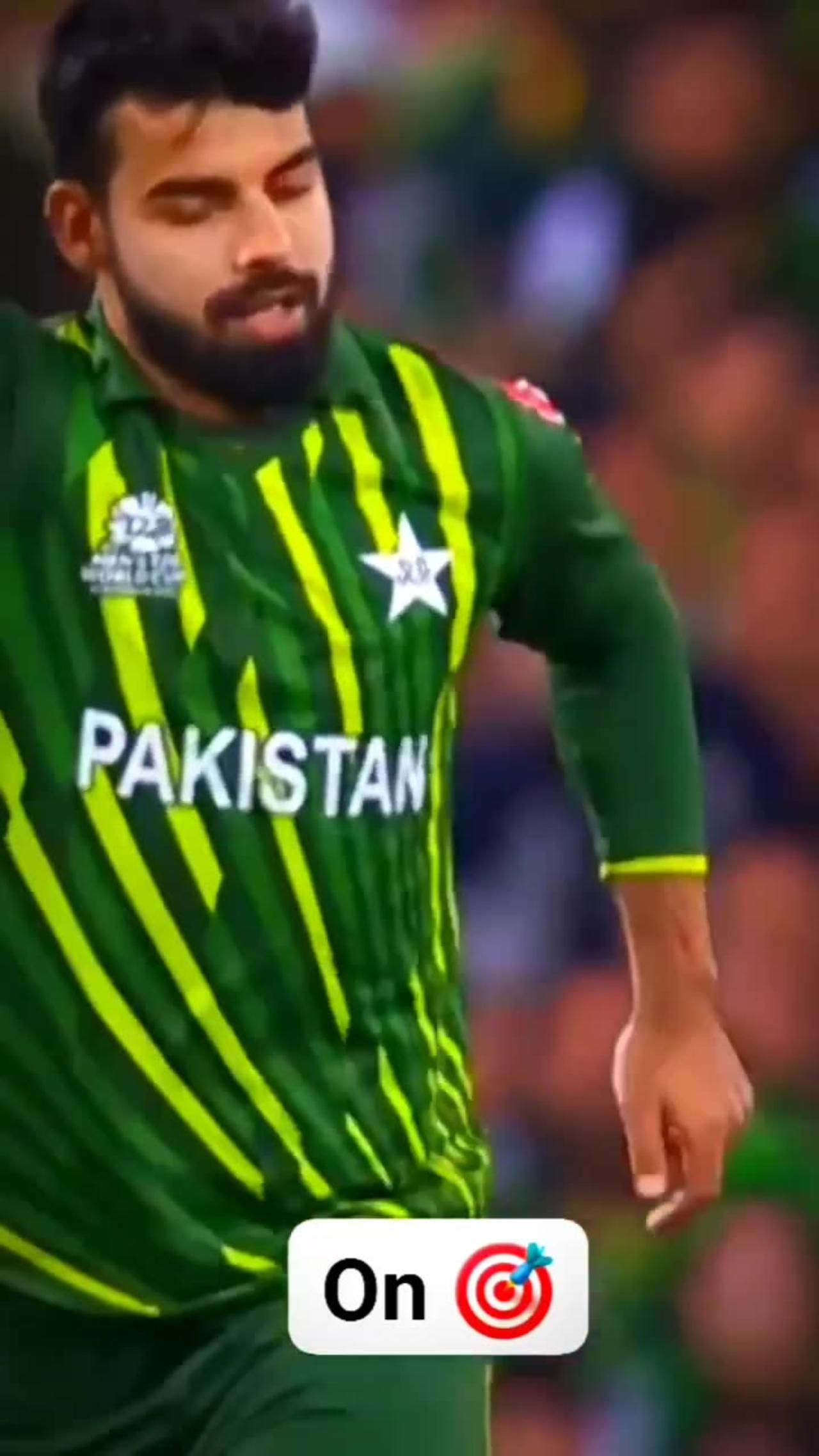 Amazing Run Out By Shadab Khan