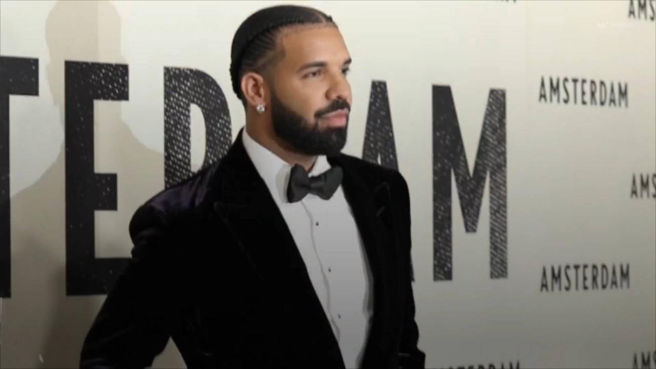 Drake Is Latest Celeb to Be Hit With Object While Performing