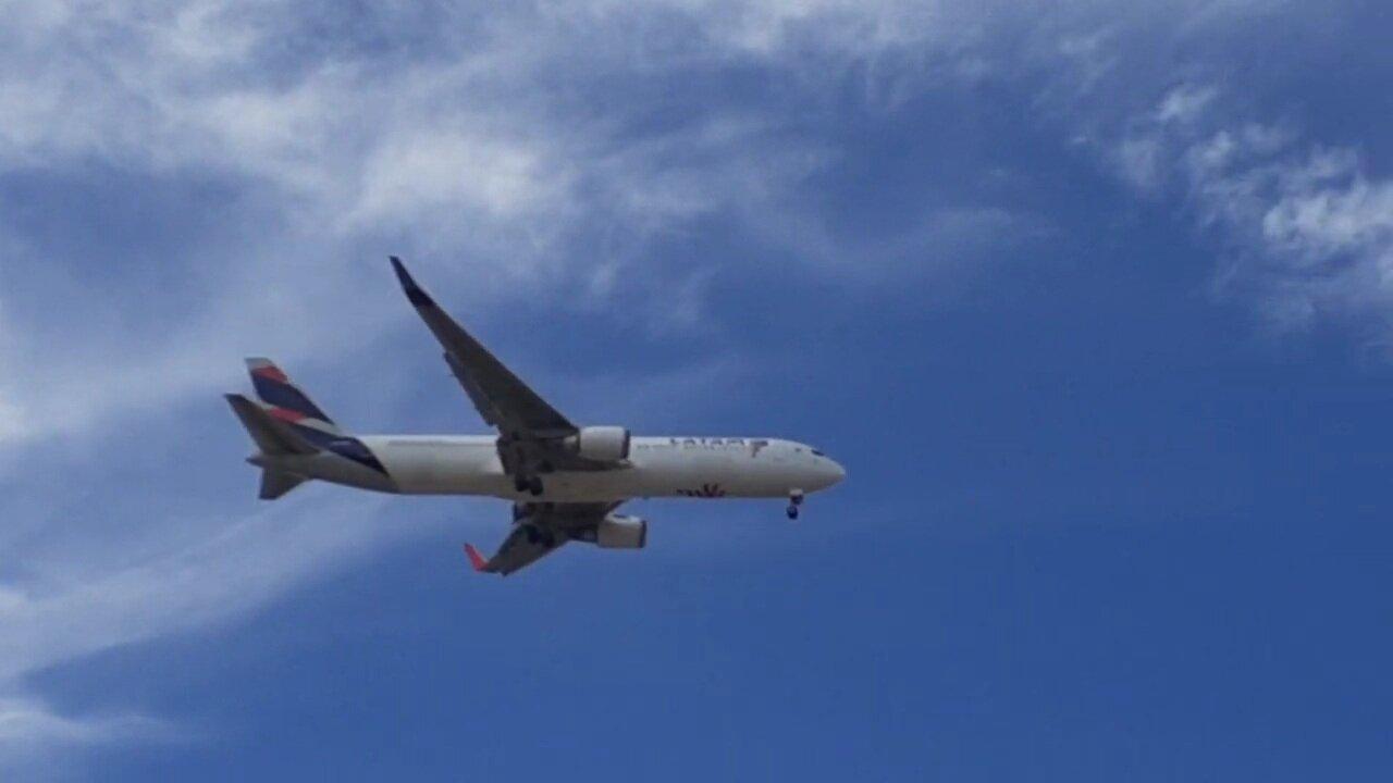 Boeing 767-300ER PT-MSY na final antes de pousar em Fortaleza vindo de Guarulhos
