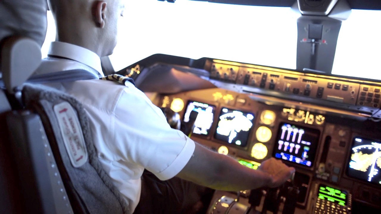 If You Have a Fear of Flying You Can Now Call a Real-Life Pilot to Calm You Before You Travel