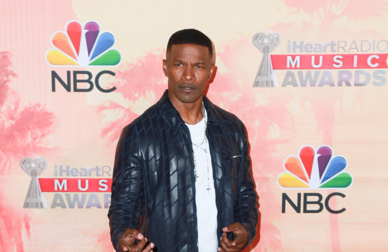 Jamie Foxx reunites woman with lost bag amid health recovery