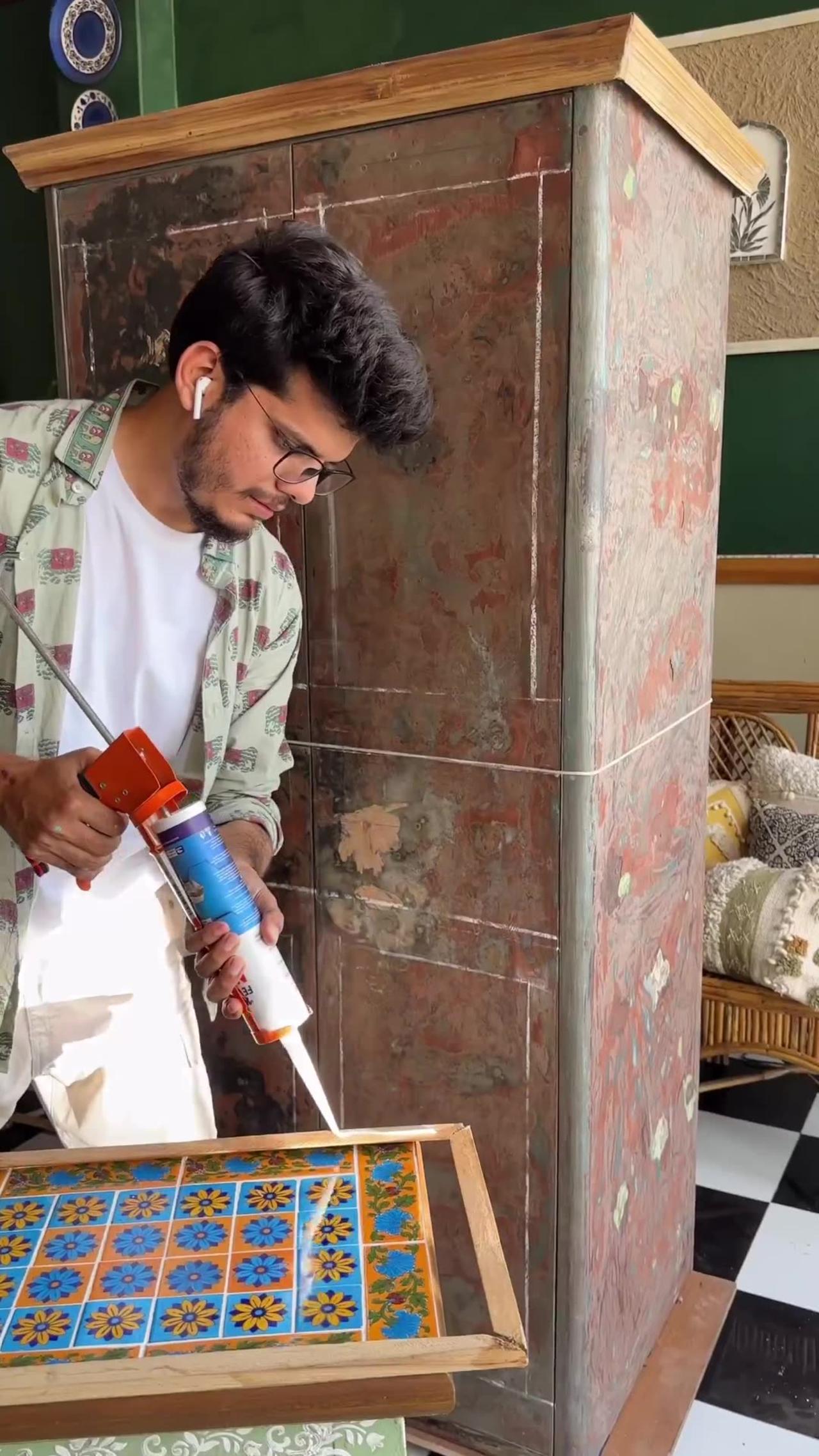 Easy makeover of old iron almirah One News Page VIDEO