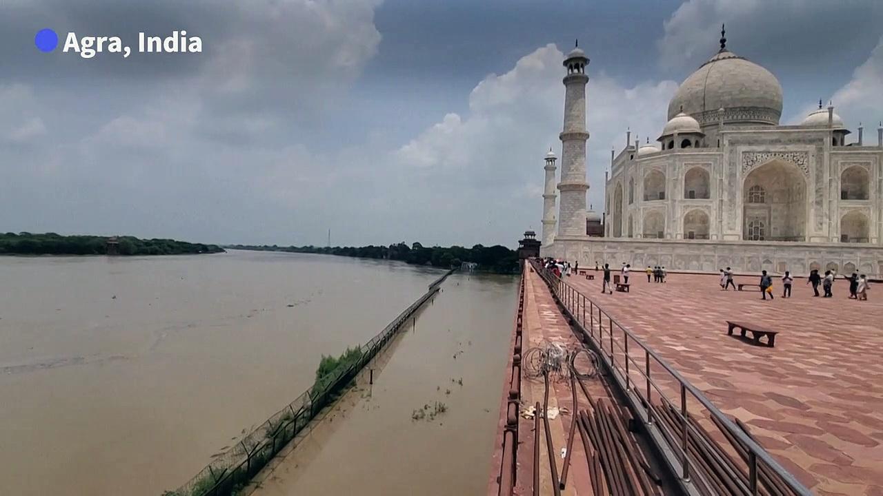 India: Rising floodwaters reach iconic Taj Mahal walls