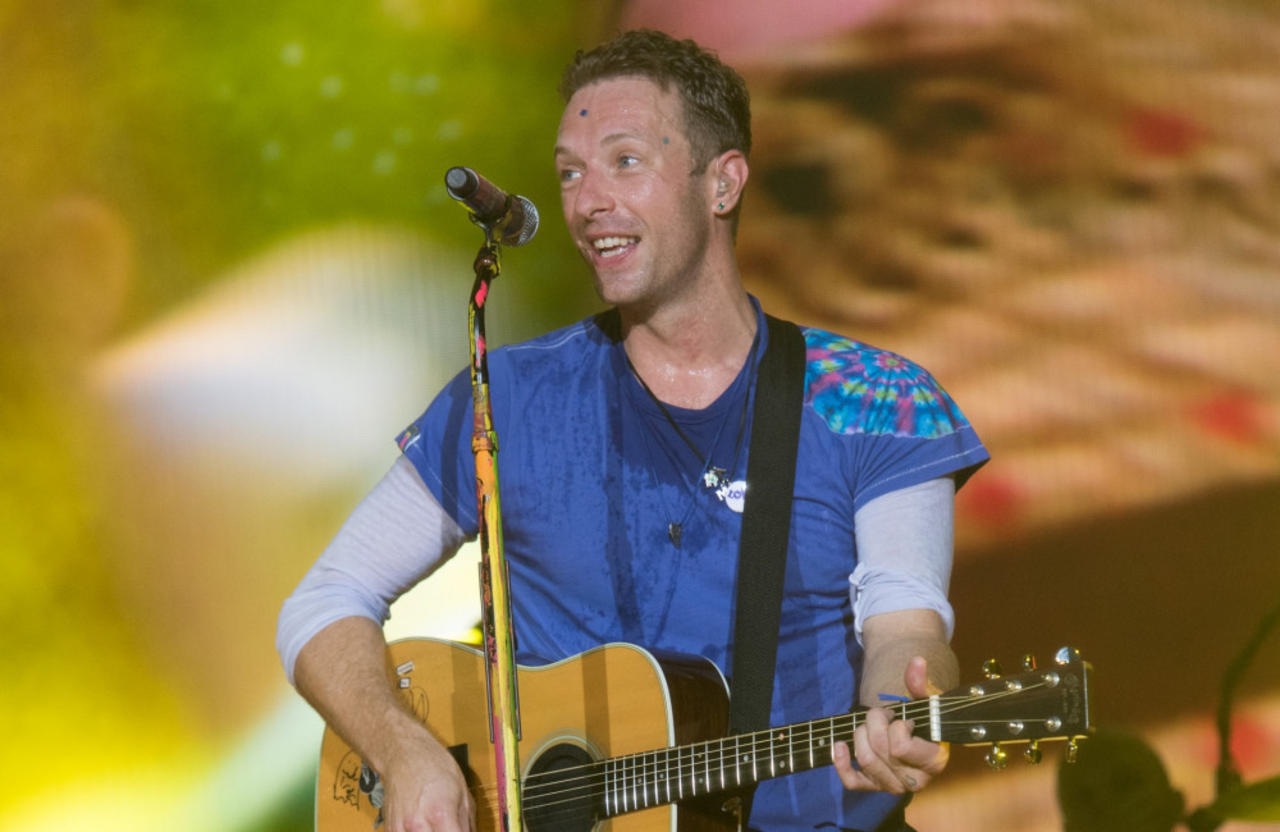 Coldplay in talks to headline Glastonbury next year