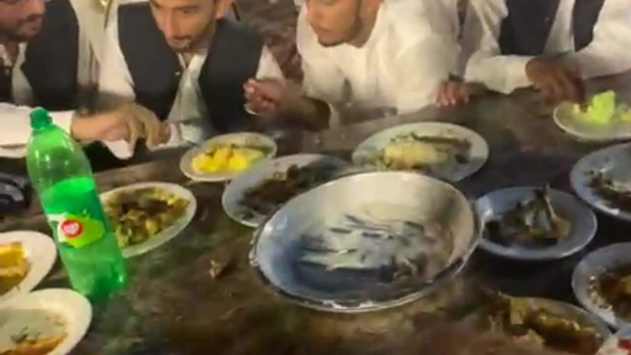 How To Eat The Dinner One News Page VIDEO how-to-eat-the-dinner-one-news-page-video