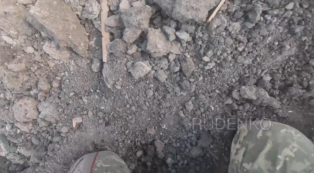 GRAPHIC VIDEO!!!!!  Soldier filmed his own death in Ukraine!