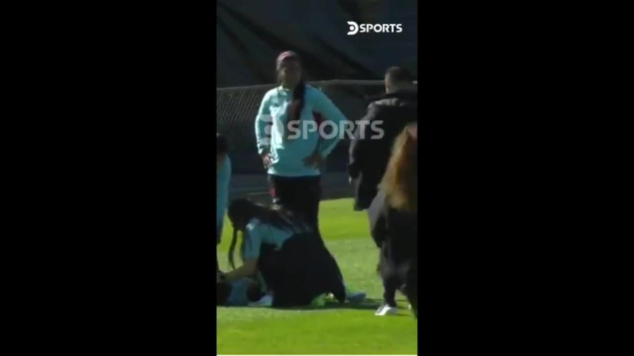 18 year old World Cup Star Linda Caicedo, Grabs her Chest & Collapses. Rushed to Hospital