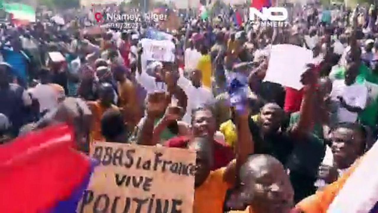 Watch: Protesters in Niger denounce France, wave the Russian flag