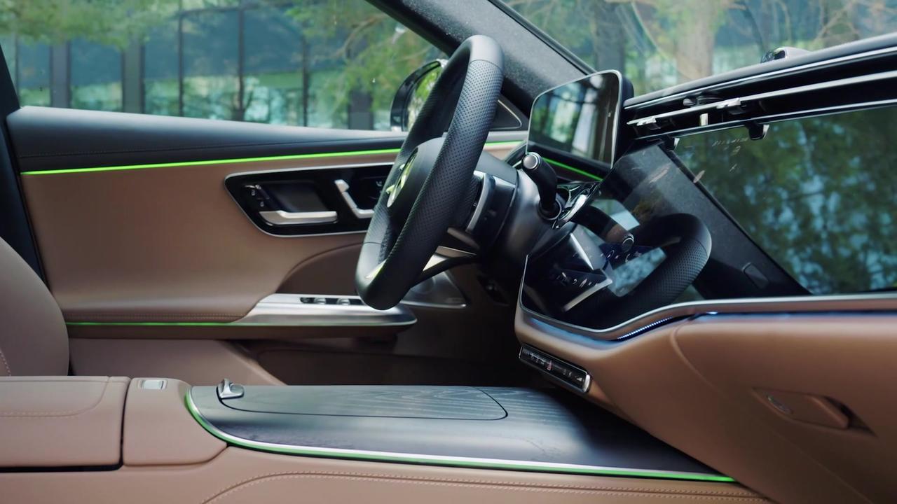 The new Mercedes-Benz E 450 e 4MATIC MANUFAKTUR Interior Design in Alpine Grey