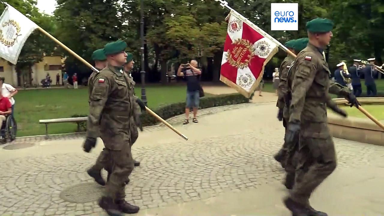 Sirens wail throughout Poland to mark the Warsaw Uprising