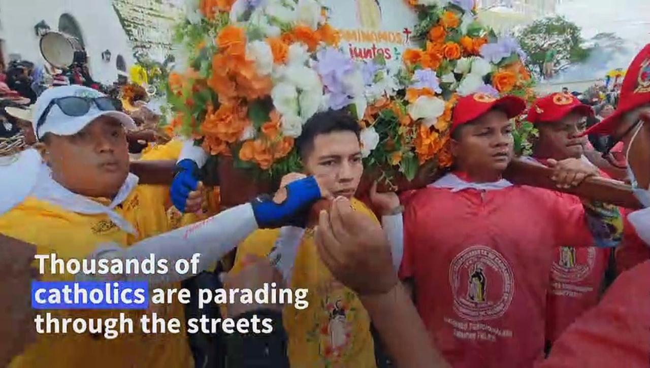 Thousands celebrate Nicaragua's colourful Santo Domingo festival