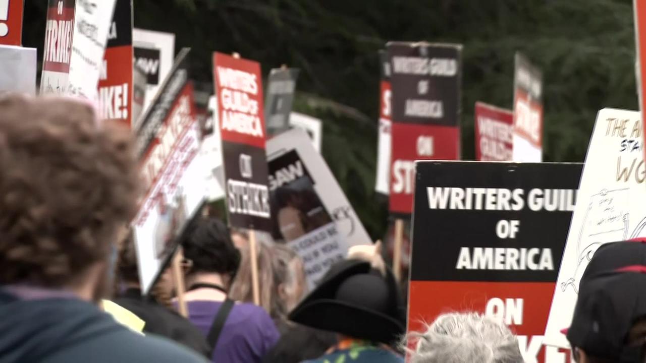 Studios attempts to restart negotiations between the WGA again