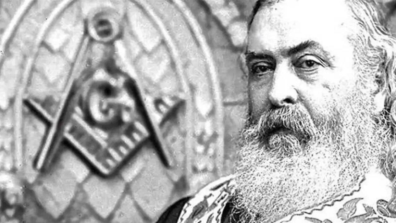 Who is Albert Pike? 🎅🏼