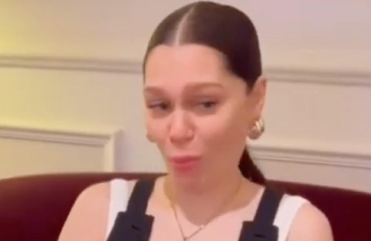 Jessie J has admitted she is exhausted after going three days without sleep while she parents alone