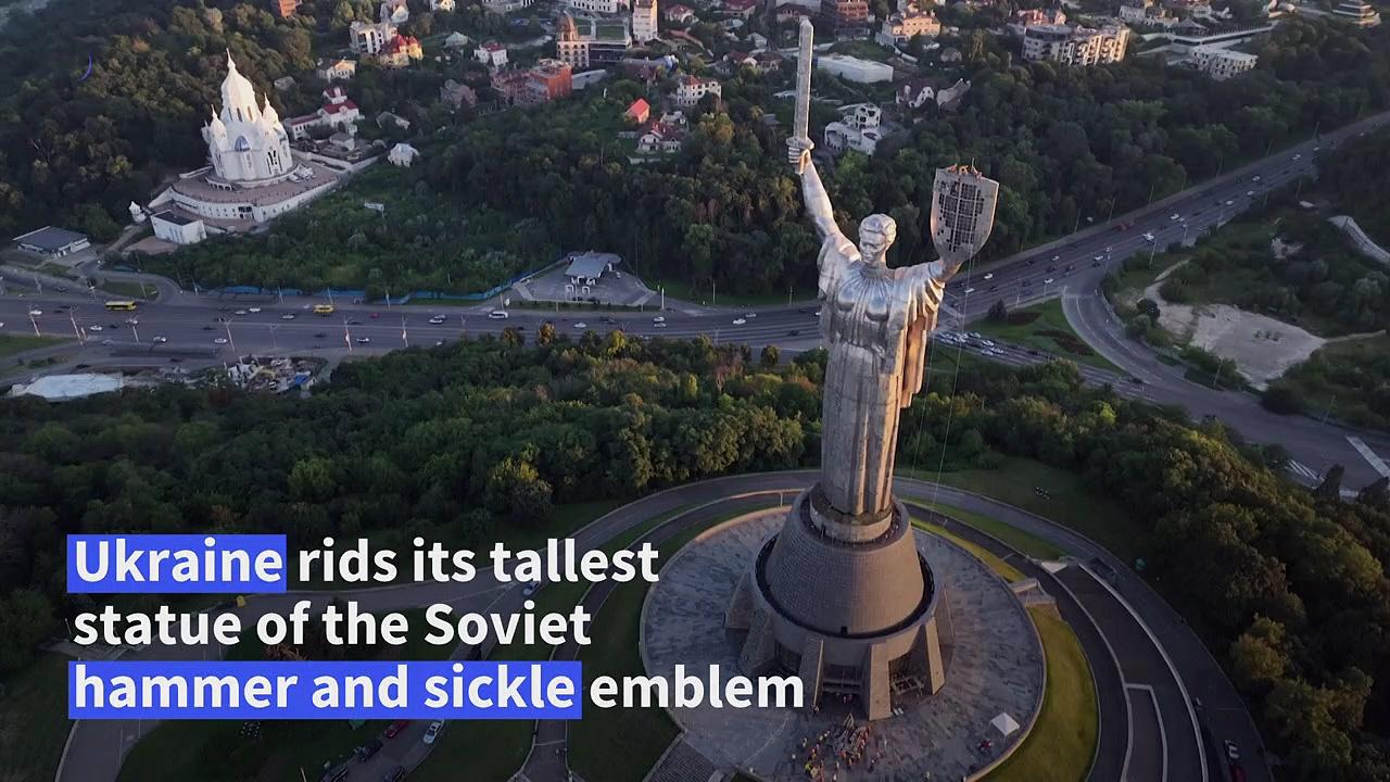 Ukraine puts trident in place of Soviet emblem on tallest statue