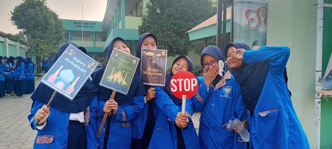 Pelepasan siswi SMP lomba paskibra SMAN 1 Kota Bekasi
