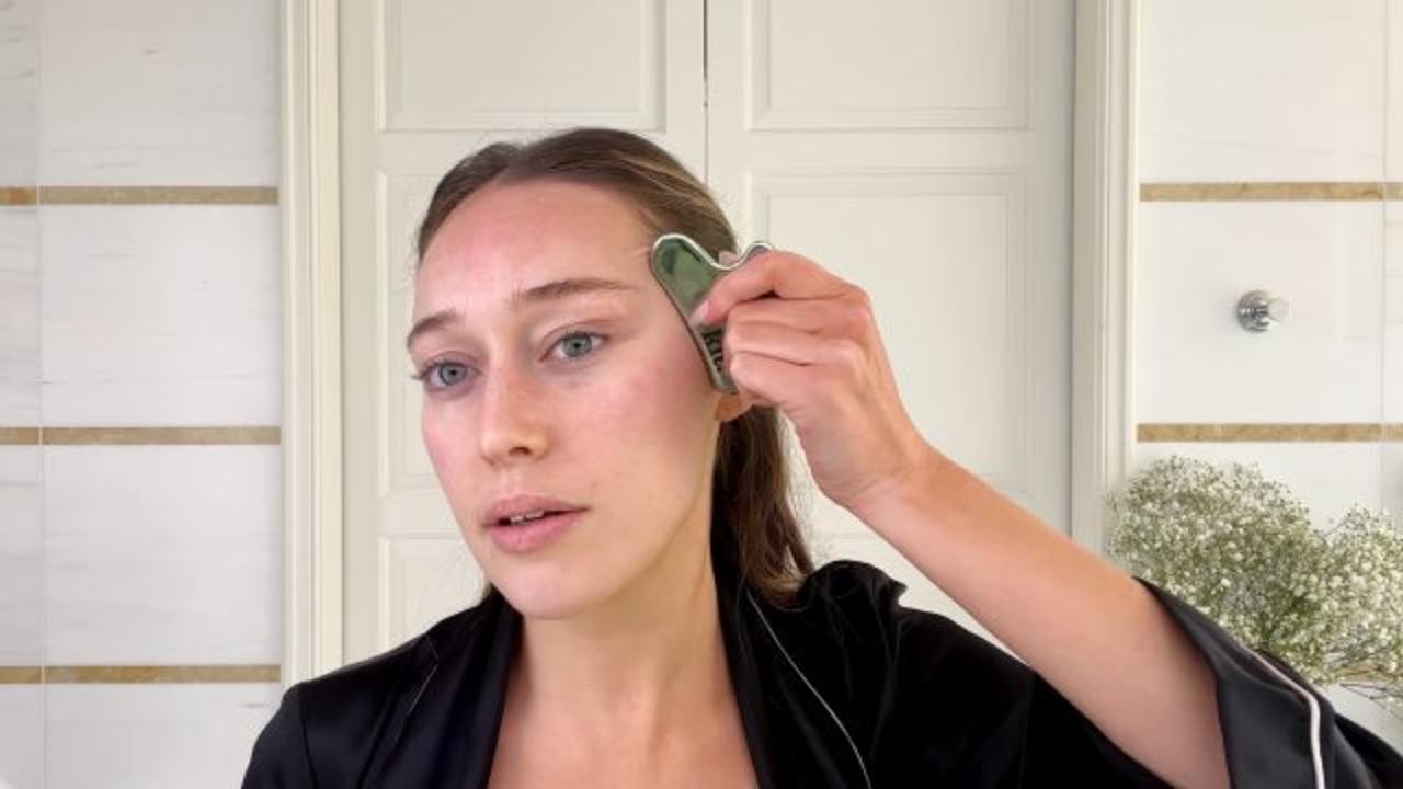 Alycia Debnam-Carey’s 11-Step Skin-Care Routine and Bronzed Makeup Look