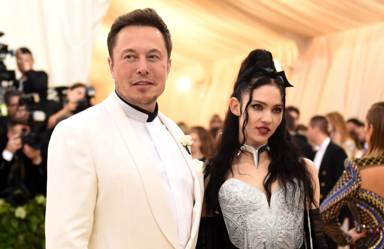 Grimes watched Elon Musk 'try to fix things' on their first date