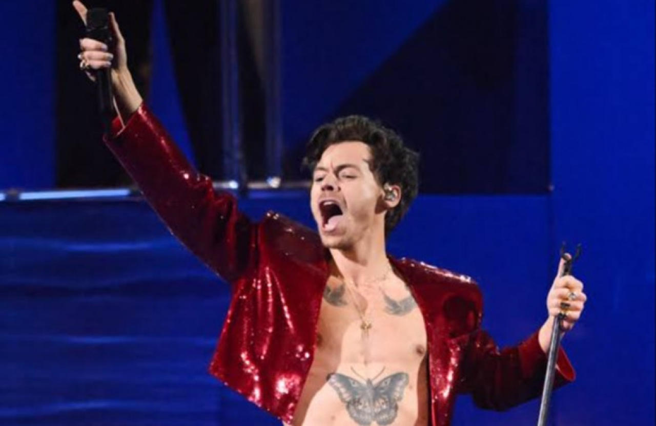 Harry Styles has been spotted partying with Canadian actress Taylor Russell