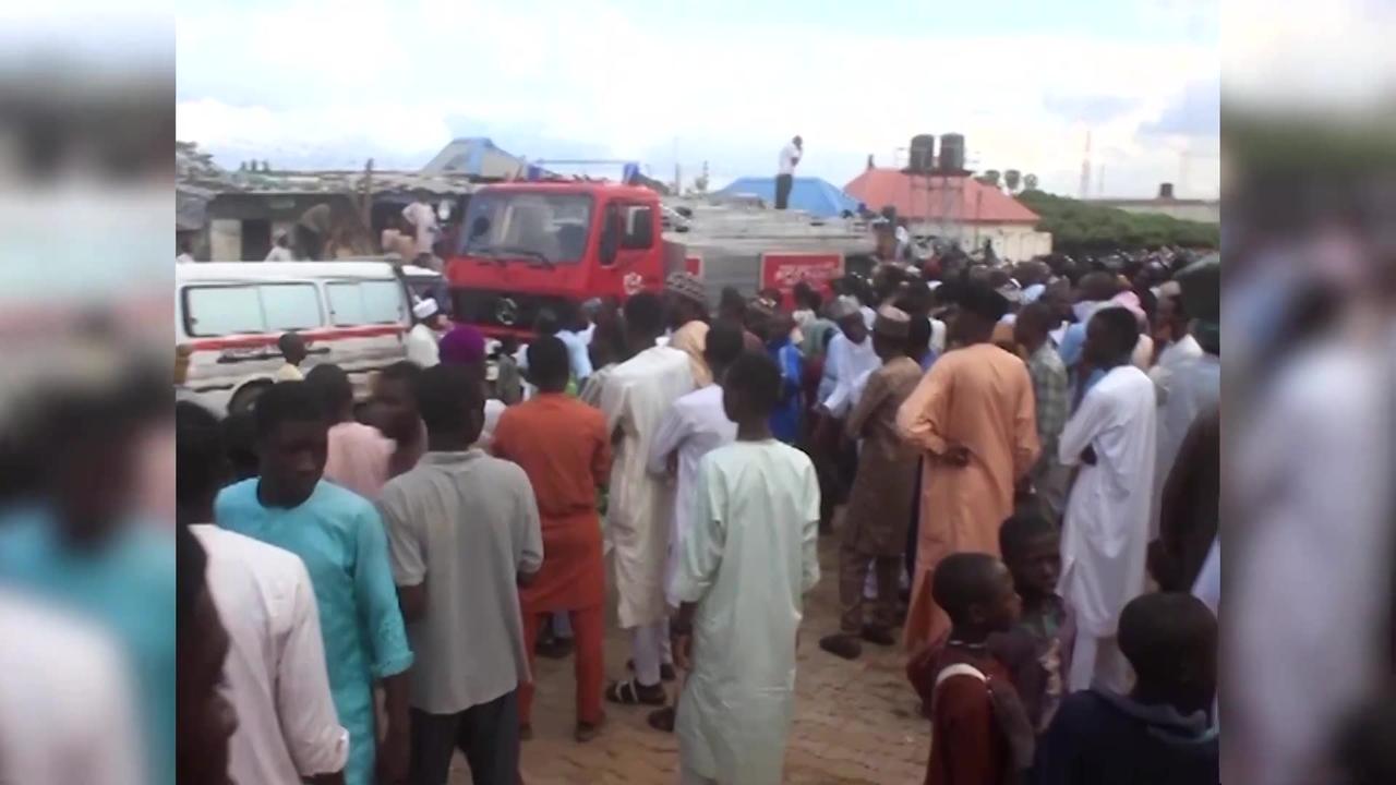 Seven killed in north Nigeria mosque collapse