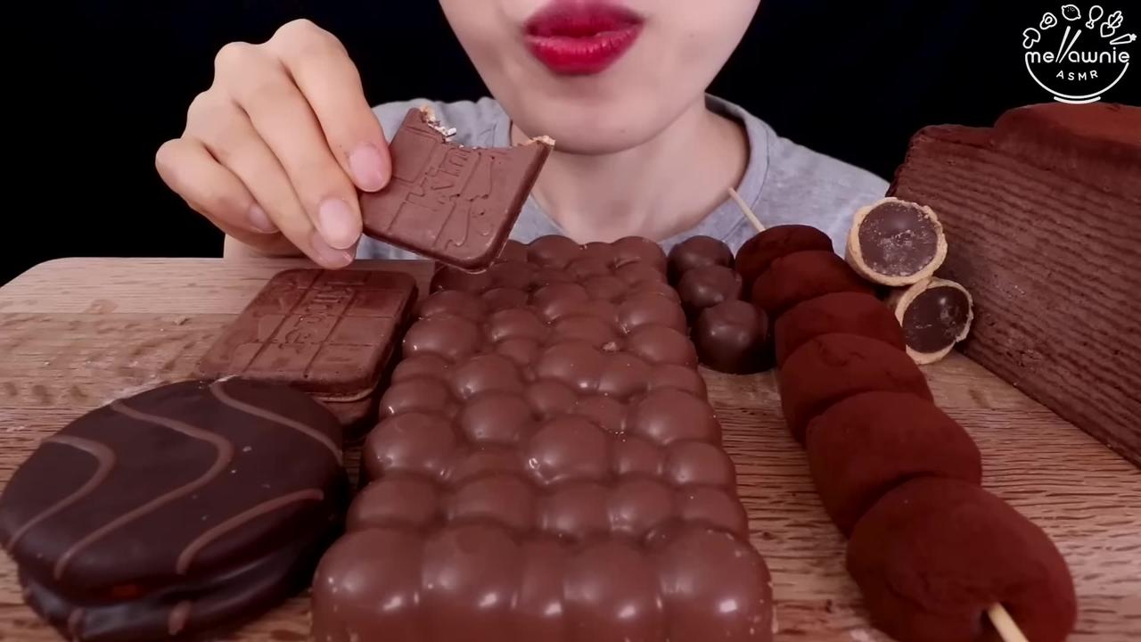 ASMR MUKBANG | CHOCOLATE MARSHMALLOW KINDER RICE CAKE ICE CREAM SNACK