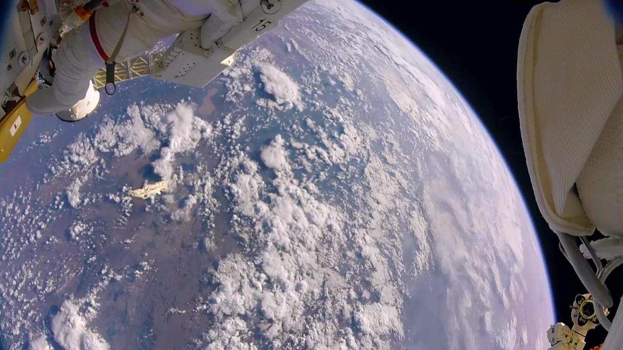 Astronauts accidentally lose a shield in space #viral #video #space