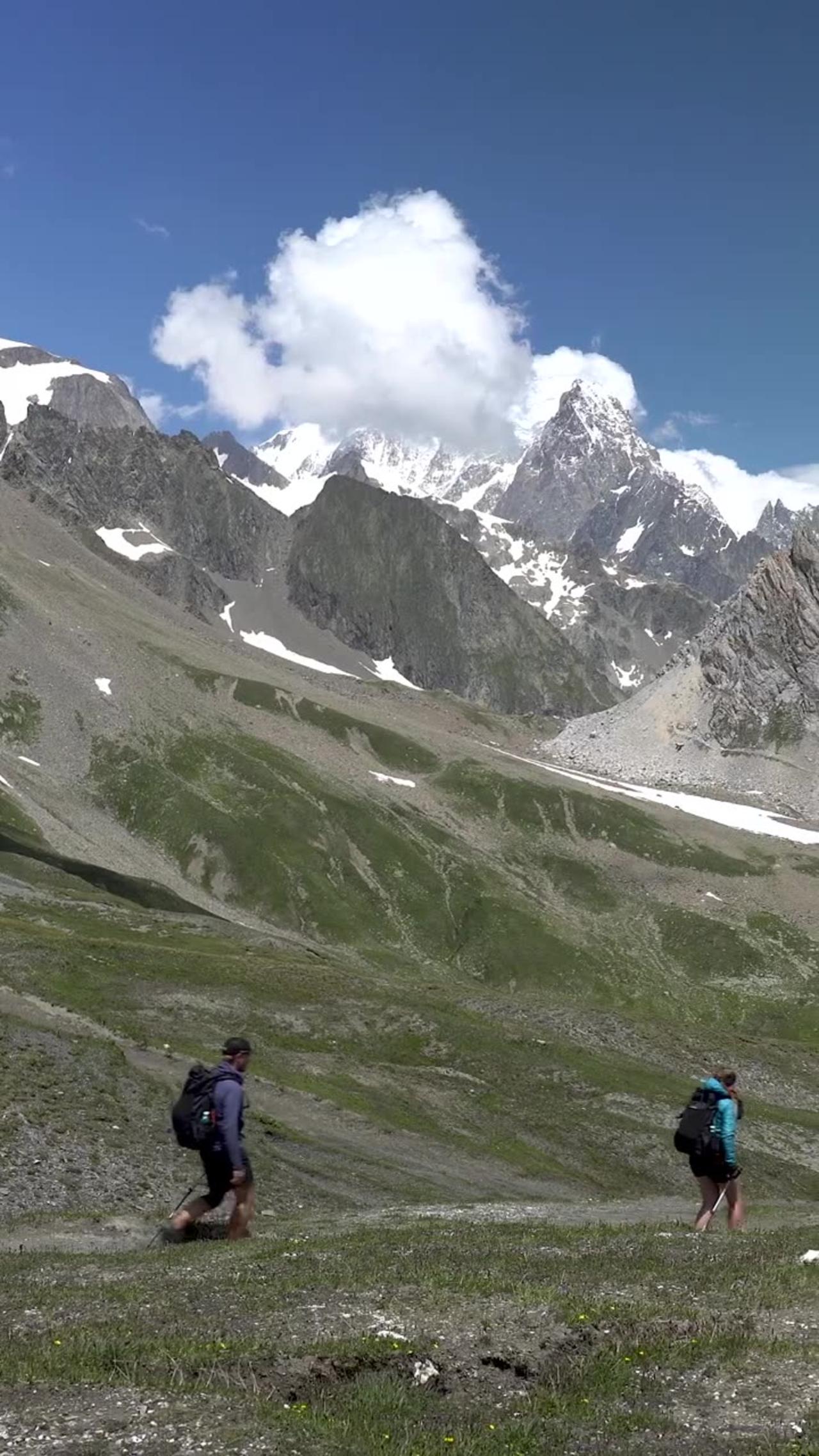 Hiking The Tour Du Mont Blanc _ Backpacking the TMB in June 2022 _ Trail info