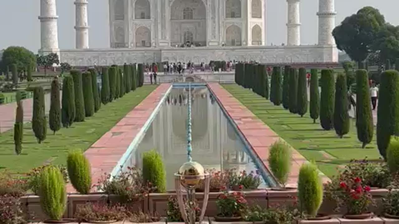 Ice cricket World Cup trophy in Tajmahal