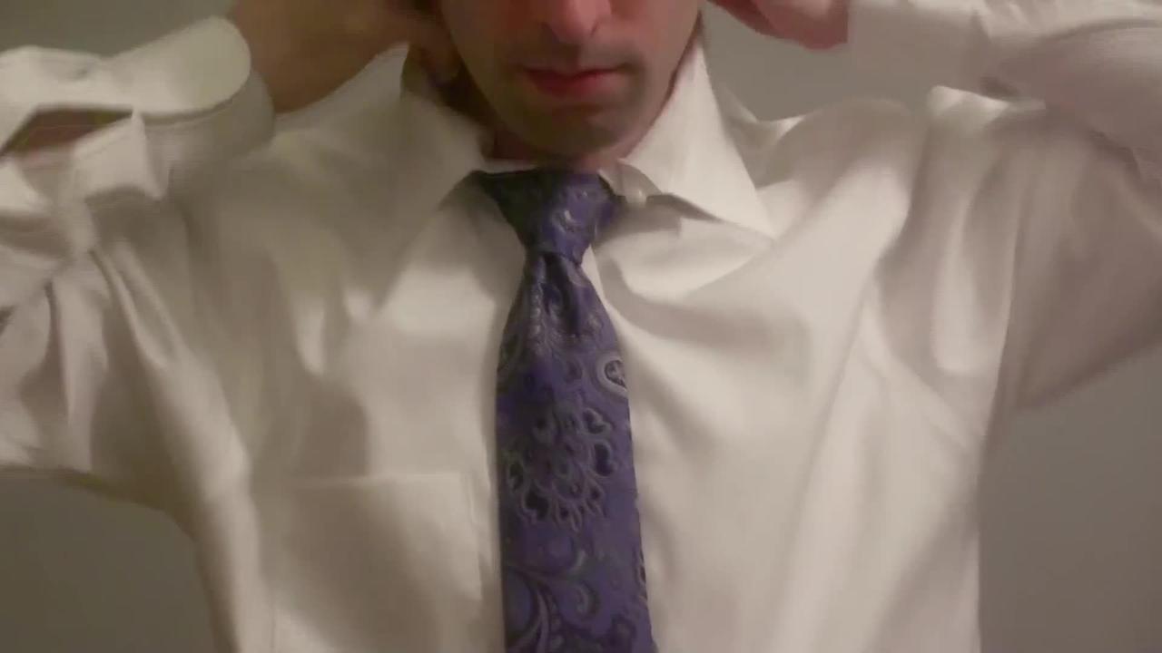 How to Tie a Tie (Mirrored / Slowly) - Full Windsor Knot
