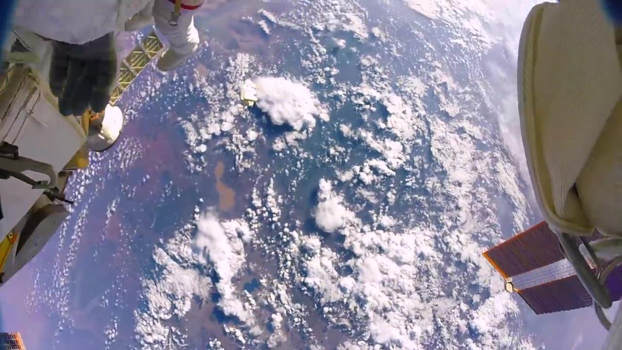 astronauts accidentlly lose ashield in space