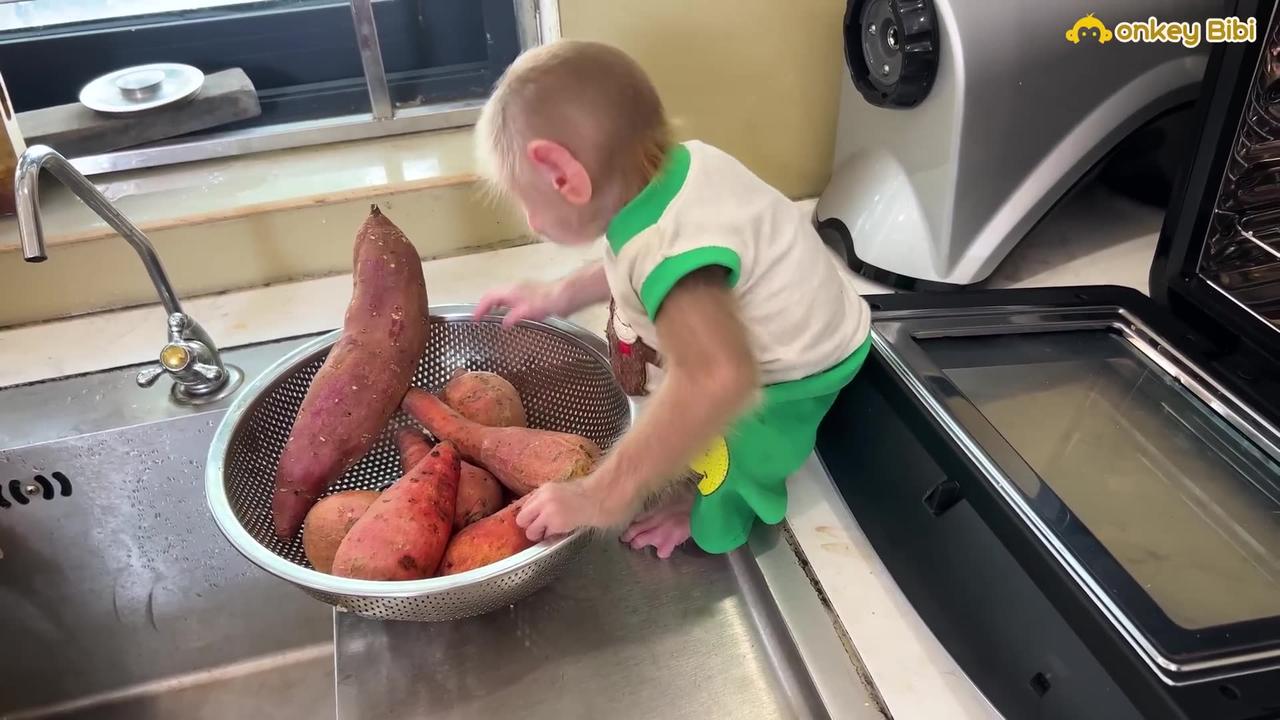 BiBi Secretly to baking sweet potatoes to surprise the family!
