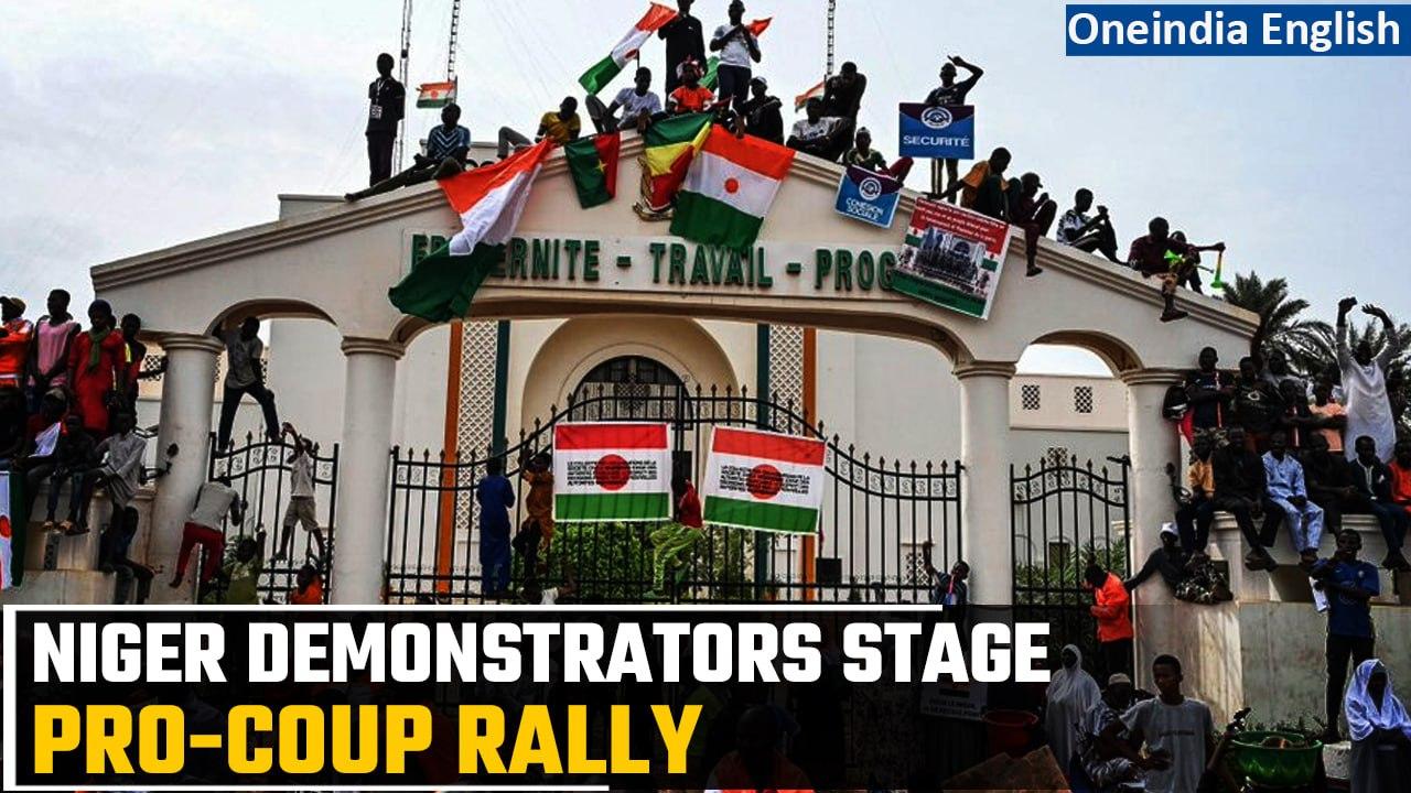Niger: Pro-coup rally in Niger after threat of military intervention | Oneindia News