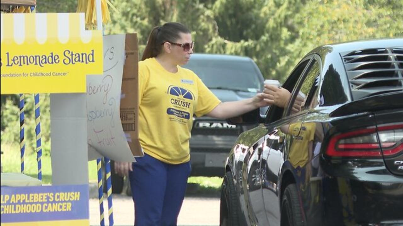 More than just lemonade: Applebee's drive-through stand to help fight pediatric cancer