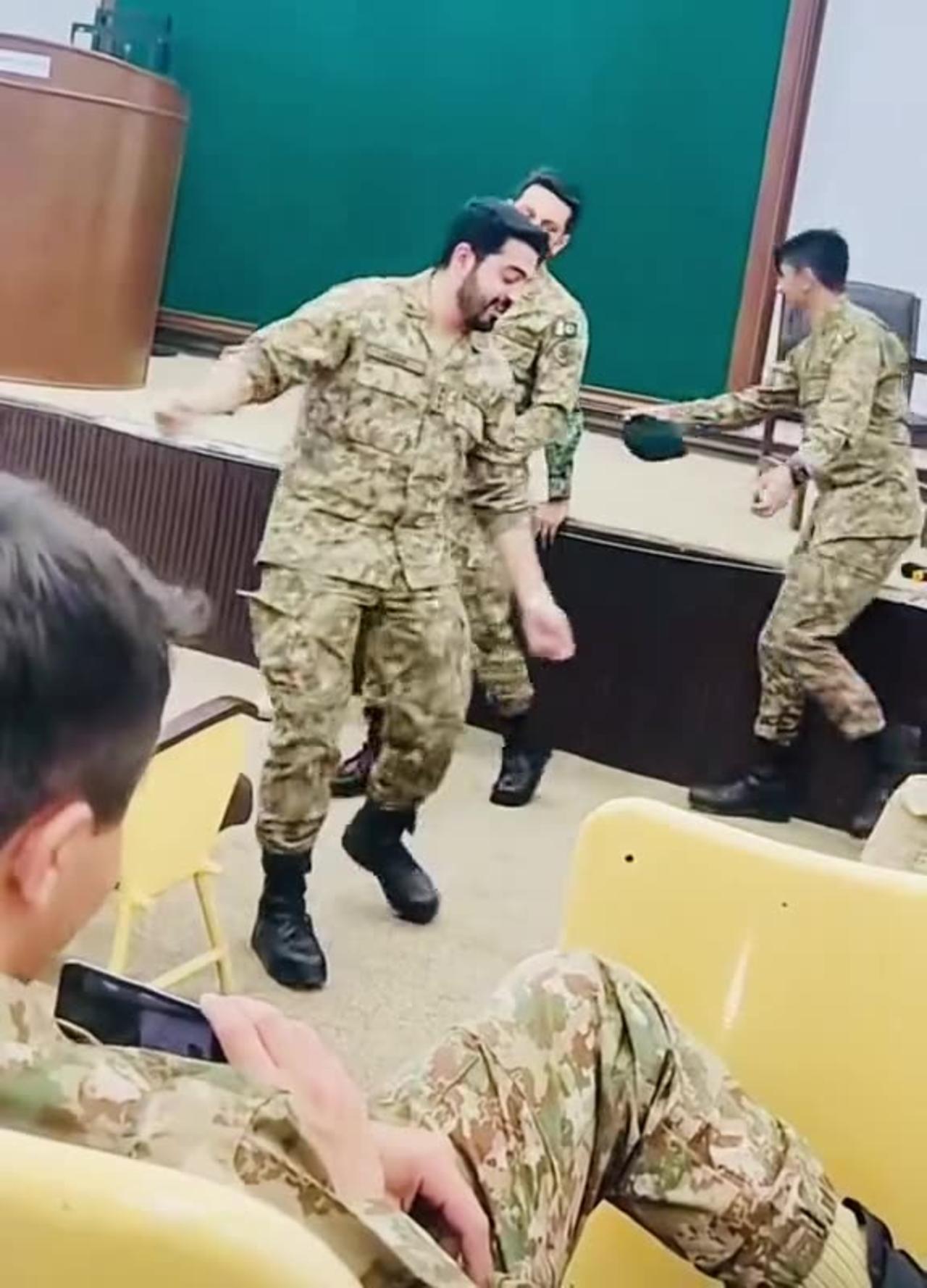 COMMANDO  #pakistan #army #imrankhan #terebin #shorts #youtubeshorts #youtube  #babybaji