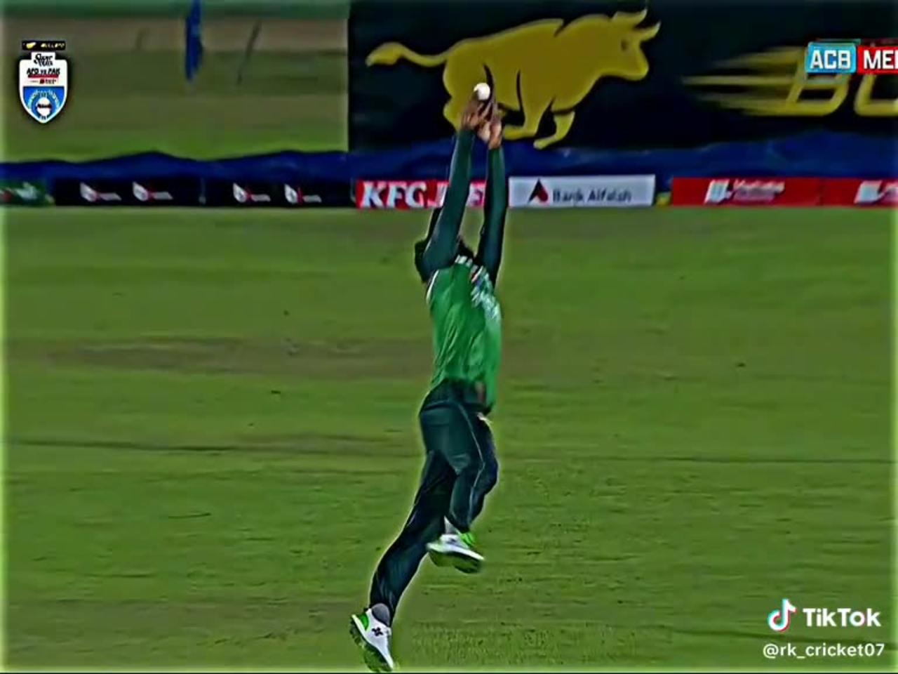 Shadab khan catch