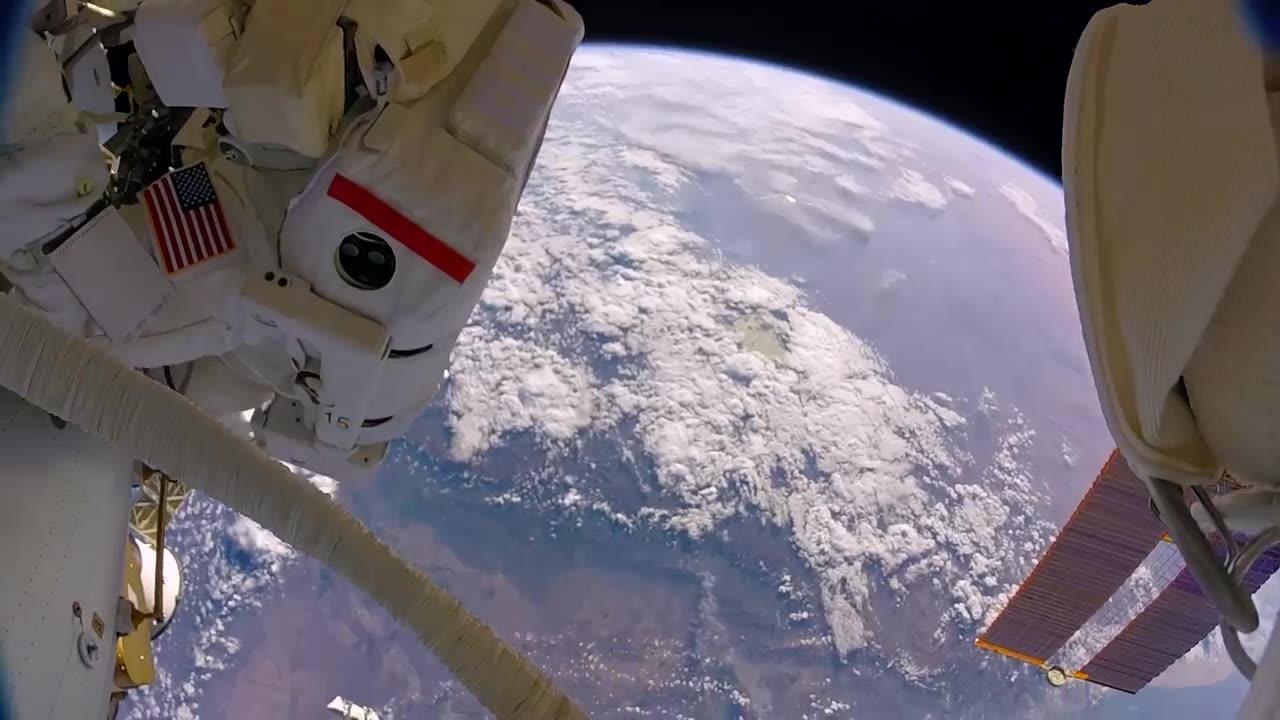 Astronauts accidentally lose a shield in space( Gopro 8k)
