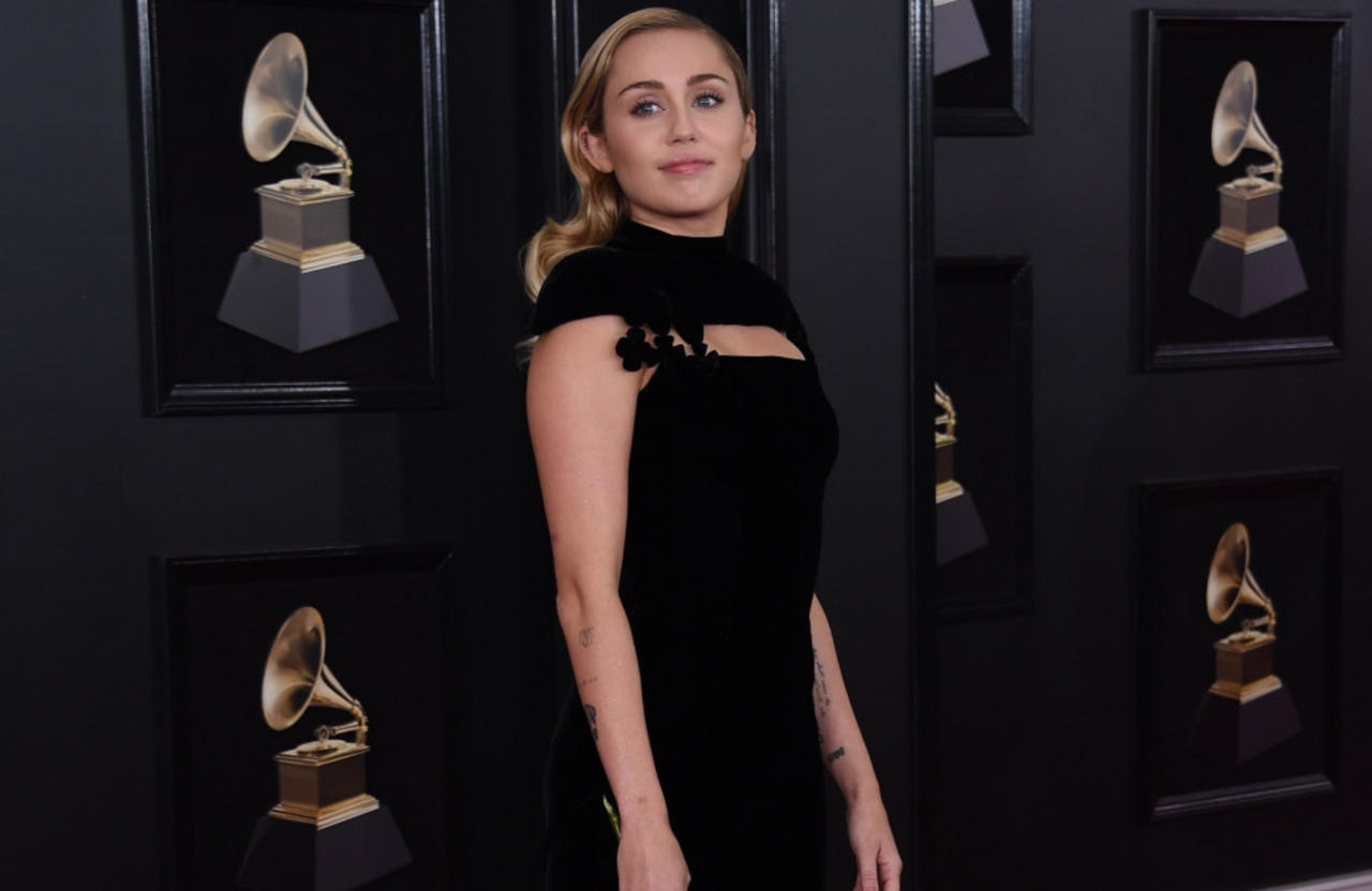 Miley Cyrus plans to share 'untold stories'