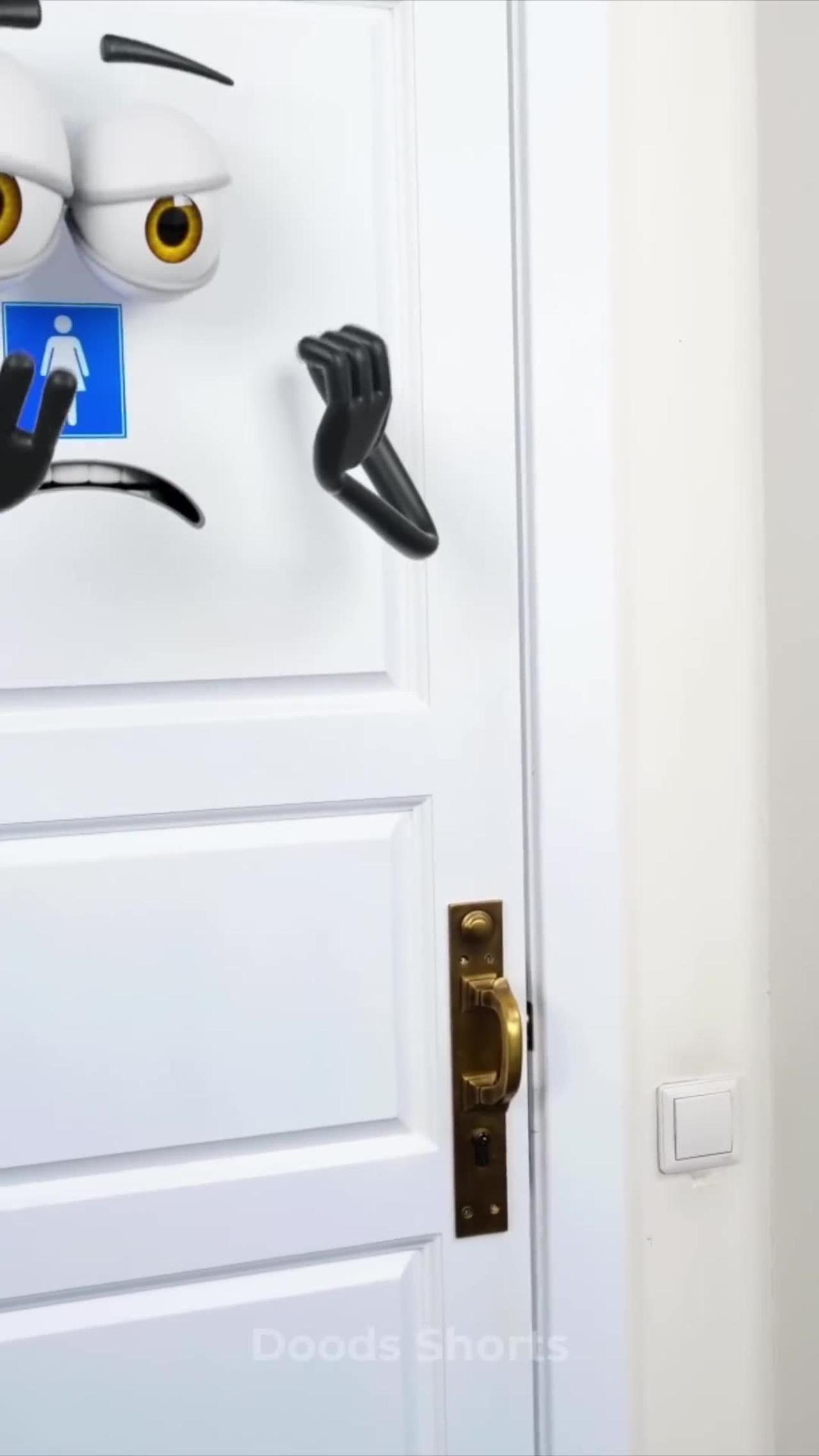 THE TOILET DOOR IS A SECURITY Guard One News Page VIDEO