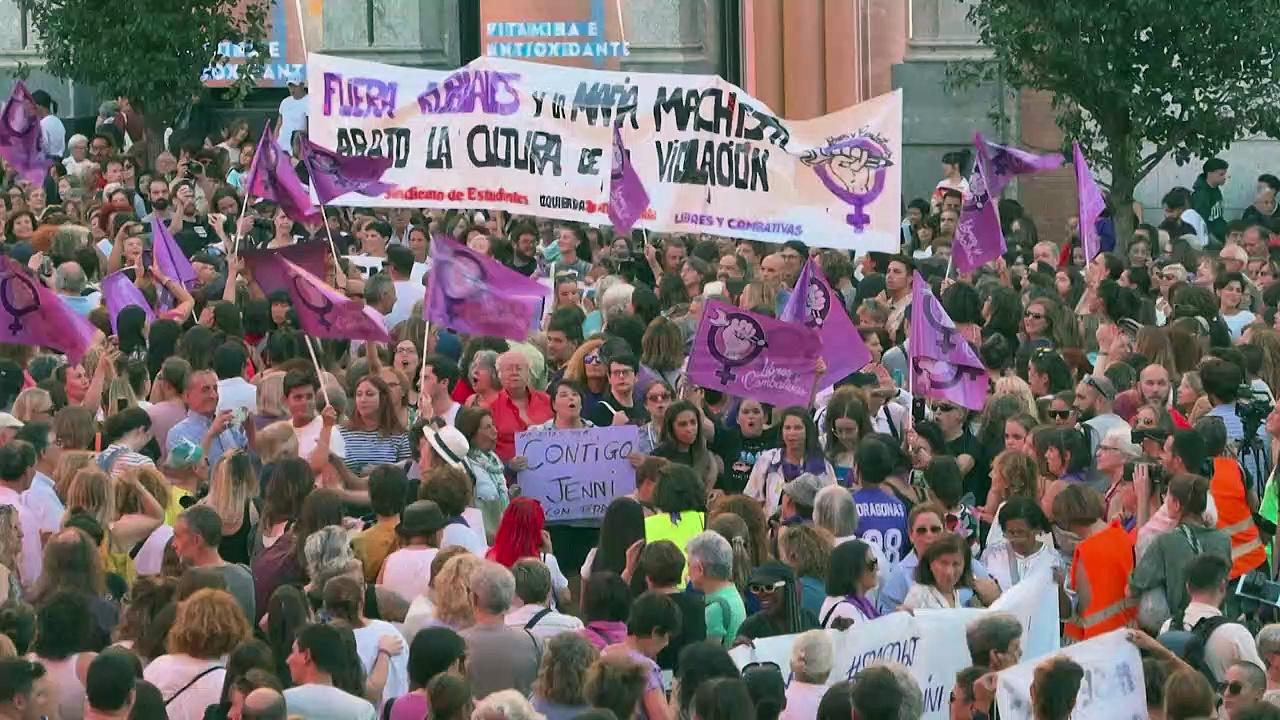 Thousands demonstrate in Madrid to condemn sexism in football