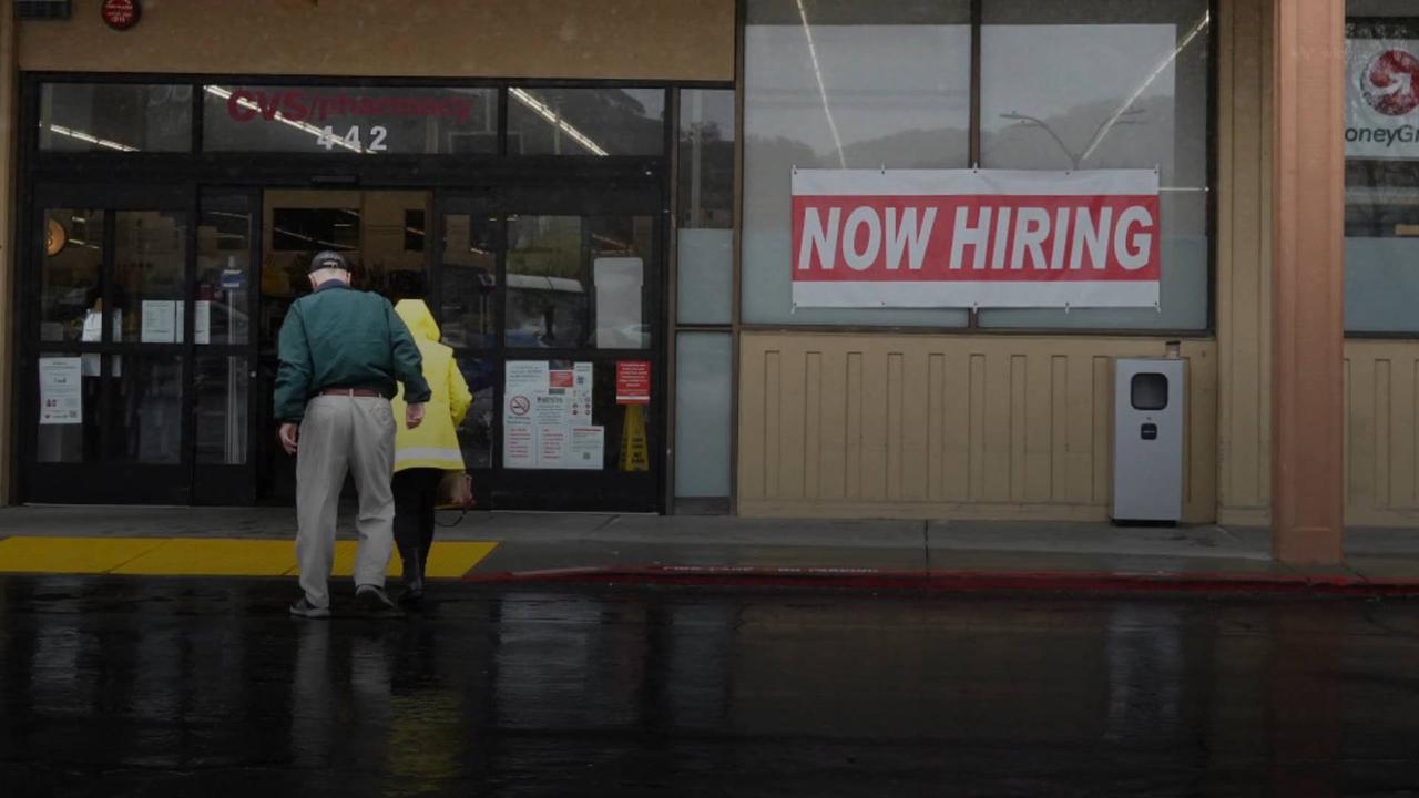 Job Openings Sink to 2-Year Low