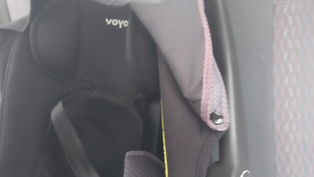 Bebê conforto Voyage Gama para o bebê ficar sentado - Montar bebê conforto Voyage Gama no carro