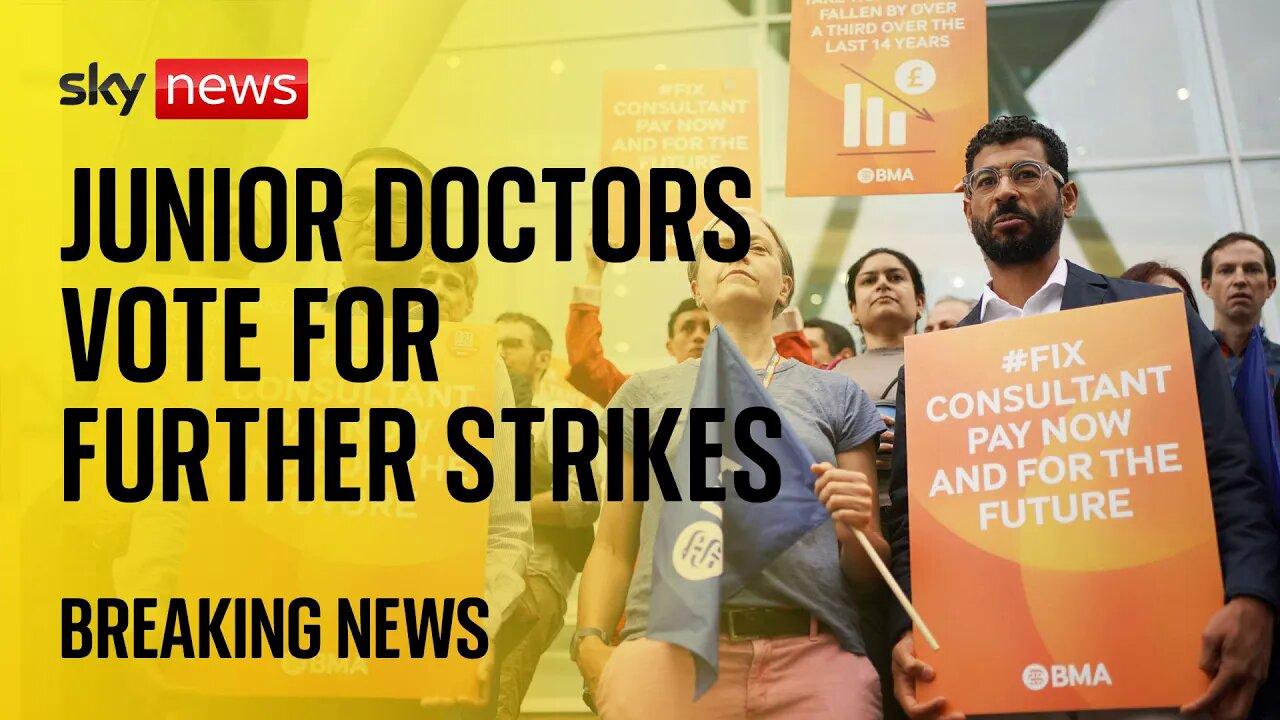 Junior doctors vote in favour of more strikes