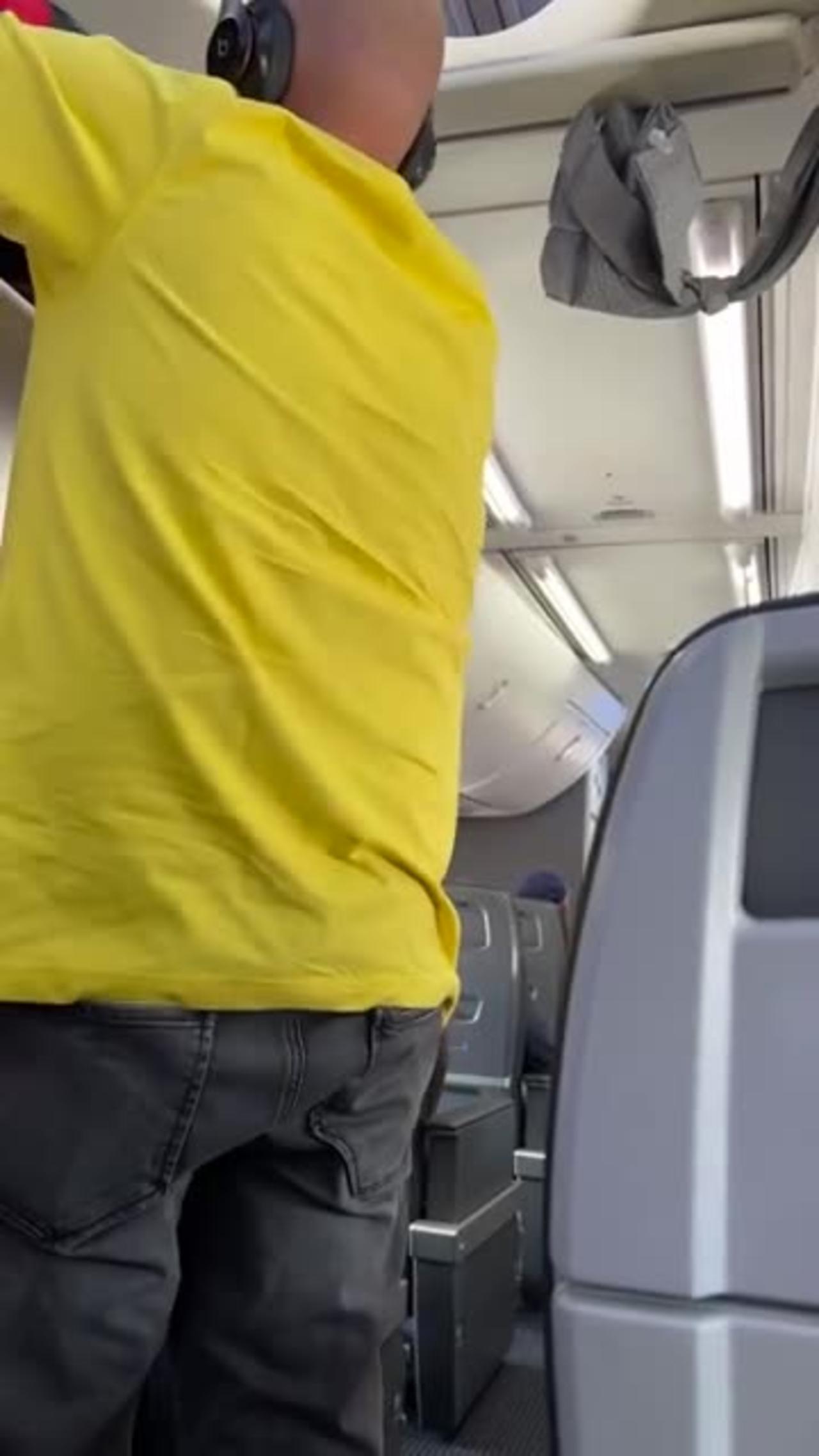 Furious Passenger Gets Kicked Off Flight for Arguing Over Overhead Bin