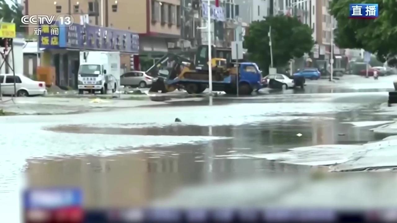 Typhoon Saola makes landfall in Southern China