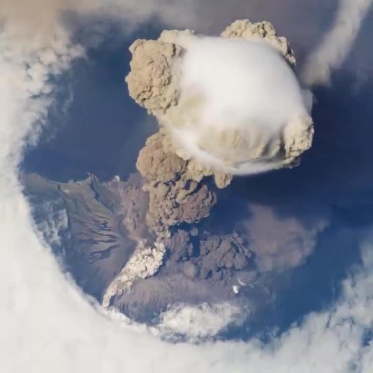 NASA:Sarychev Volcano Eruption from the International Space Station