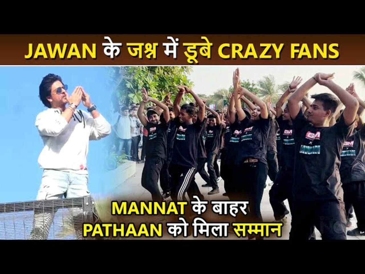 Jawan's Promotion, Shahrukh Khan's Crazy Fans Gathered Outside Mannat To Give Him Tribute