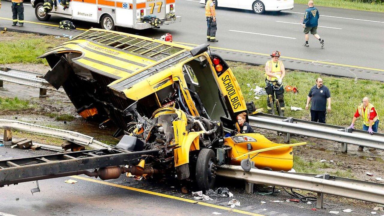 Bus accident in USA 2 killed...  Ukraine war .... 6 M views