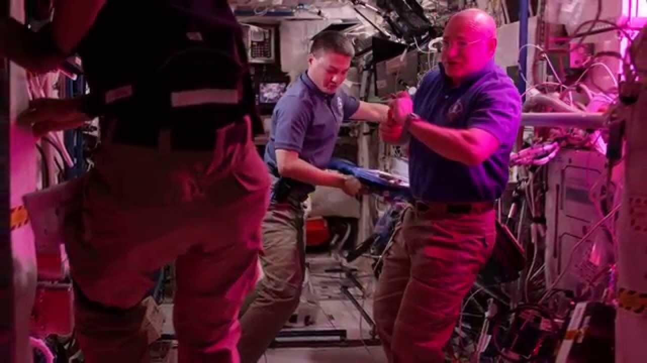 Space in 4K - First Lettuce Grown and Eaten in Space