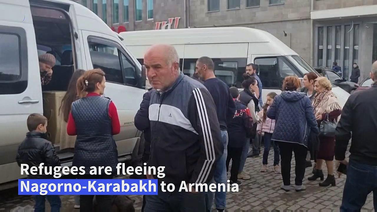 Refugees from Nagorno-Karabakh arrive in Armenian border city